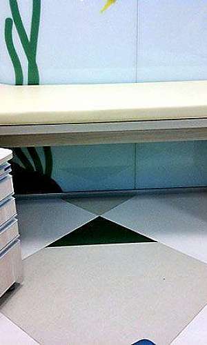 Mesa auxiliar para consultório médico Mesa auxiliar para consultório médico